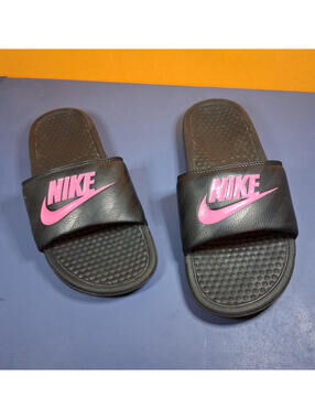 Nike Women's Size US 8, EU 39 Benassi JDI Slides Black With Pink Logo Sandals